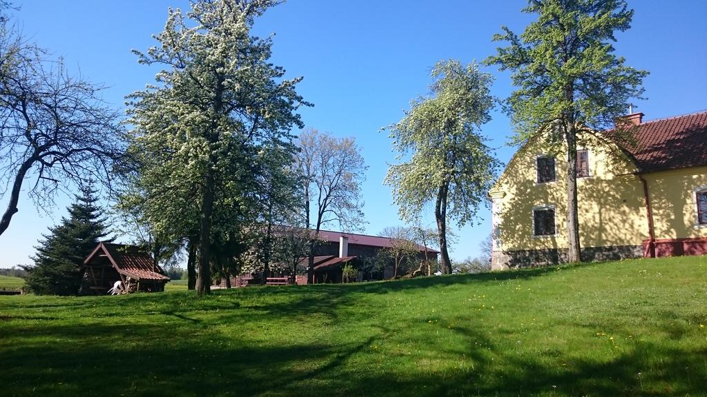 Dworek Szarki Esterno foto