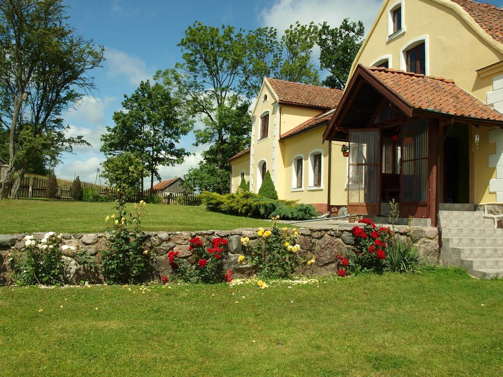 Dworek Szarki Esterno foto