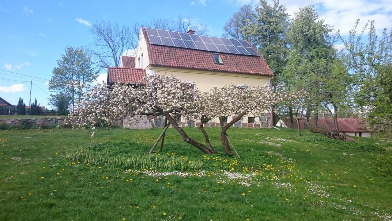 Dworek Szarki Esterno foto